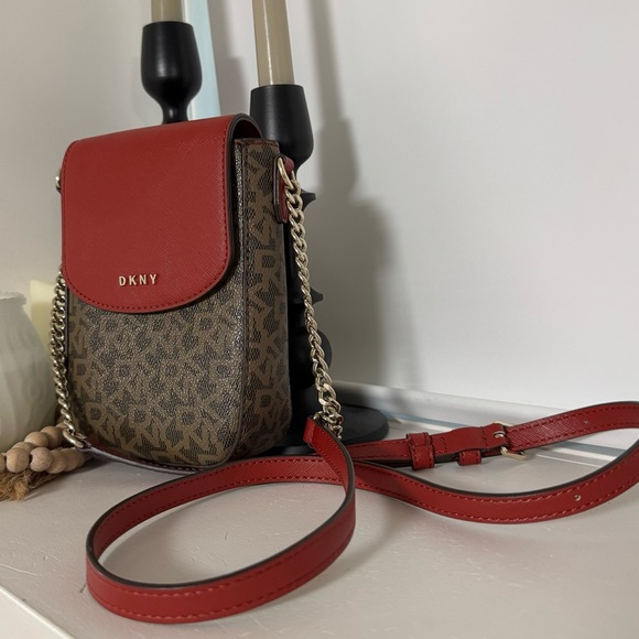 DKNY Purse Like New - Picture 3 of 13